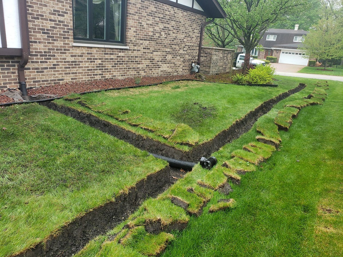 Emergency drainage field installation